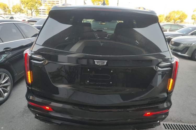Used Cadillac XT6 2022 2.0T Six-Seater Four-Wheel Drive Luxury Version Exterior 4