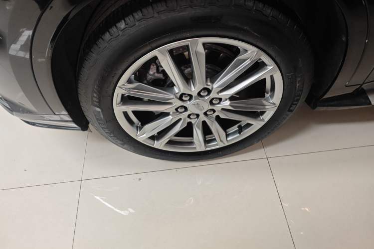 Used Cadillac XT6 2022 2.0T 7-Seater Two-Wheel Drive Luxury Version Exterior 4