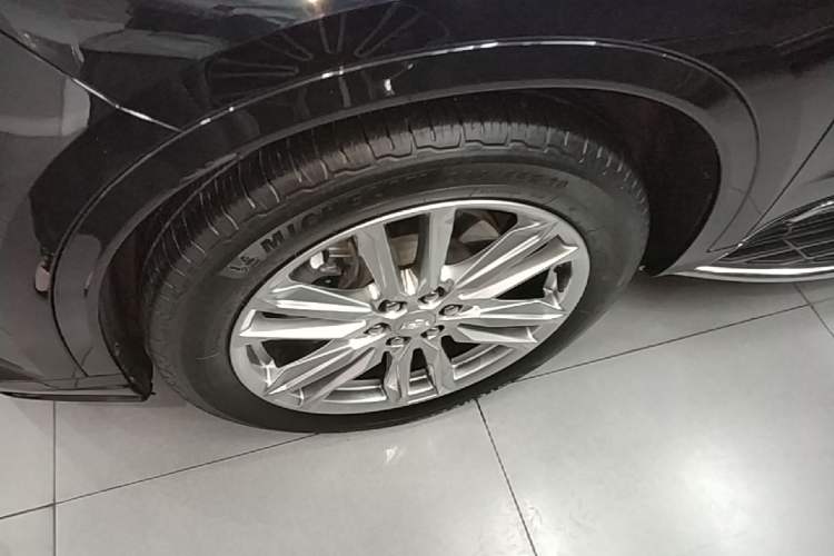 Used Cadillac XT6 2022 2.0T Six-Seater Four-Wheel Drive Luxury Version Exterior 4