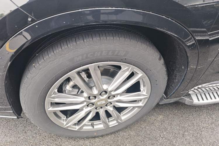 Used Cadillac XT6 2022 2.0T Six-Seater Four-Wheel Drive Luxury Version Exterior 4