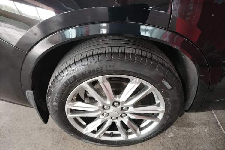 Used Cadillac XT6 2022 2.0T Six-Seater Two-Wheel-Drive Luxury Version Exterior 5