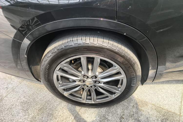 Used Cadillac XT6 2022 2.0T Six-Seater Two-Wheel-Drive Luxury Version Exterior 5