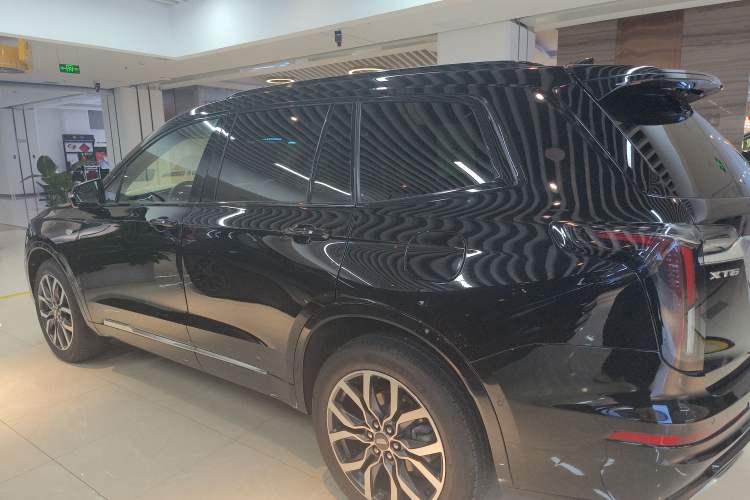 Used Cadillac XT6 2022 2.0T Six-Seater Four-Wheel-Drive Prestige Version Exterior 5