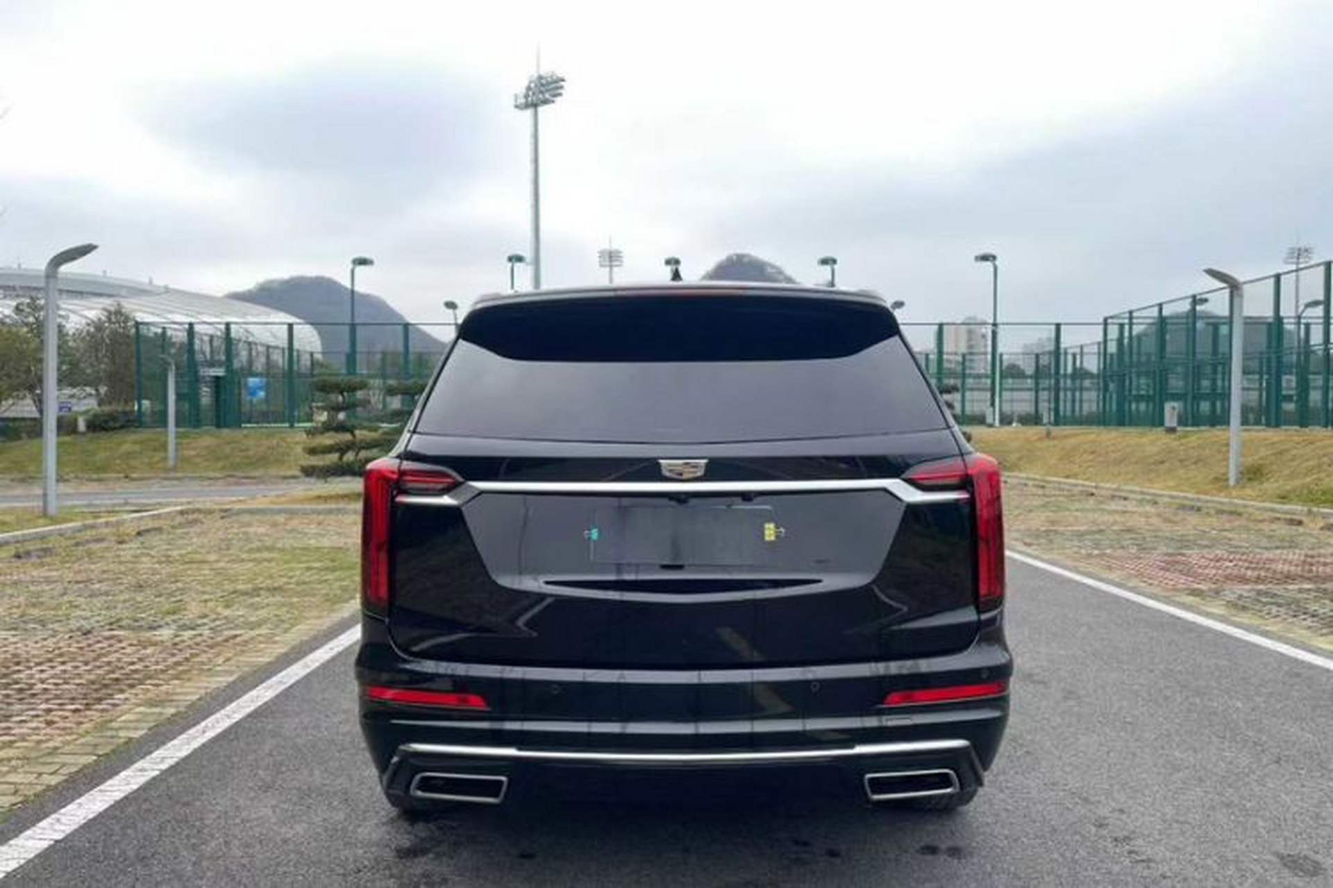 Used Cadillac XT6 2022 2.0T Six-Seater Two-Wheel-Drive Luxury Version Exterior 5