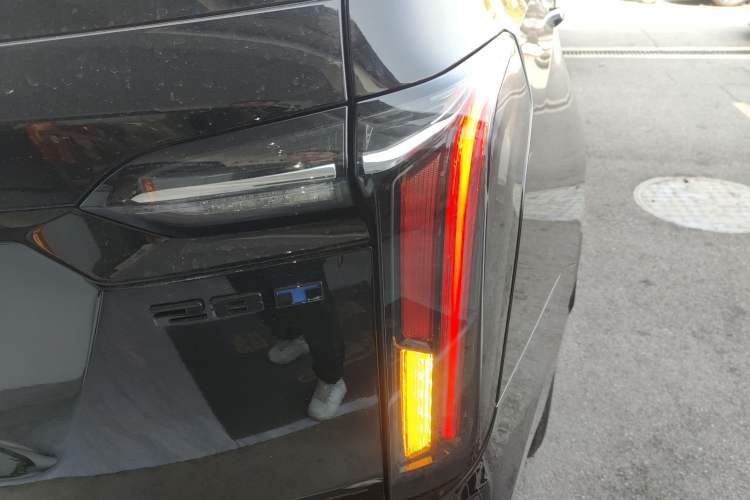 Used Cadillac XT6 2022 2.0T Six-Seater Four-Wheel Drive Luxury Version Exterior 6