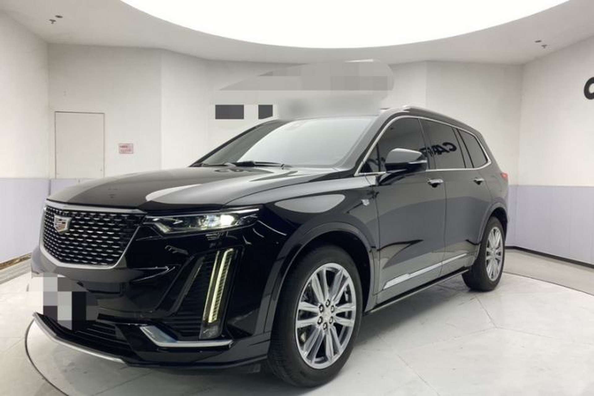 Used Cadillac XT6 2022 2.0T Six-Seater Two-Wheel-Drive Luxury Version Front Left 45 Deg