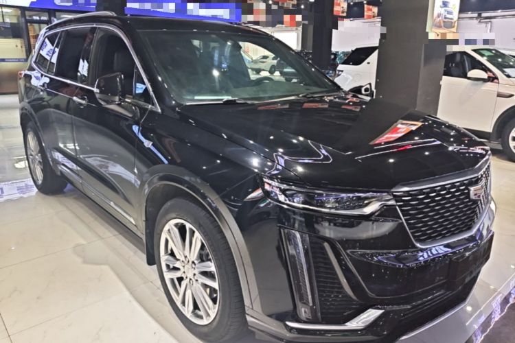 Used Cadillac XT6 2022 2.0T Six-Seater Two-Wheel-Drive Luxury Version Front Right 45 Deg