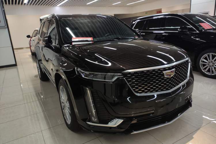 Used Cadillac XT6 2022 2.0T Six-Seater Four-Wheel Drive Luxury Version Front Right 45 Deg