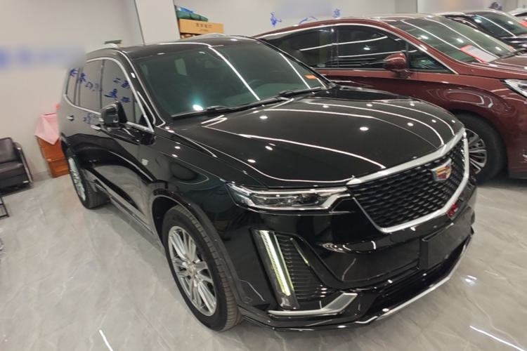 Used Cadillac XT6 2022 2.0T Six-Seater Two-Wheel-Drive Luxury Version Front Right 45 Deg