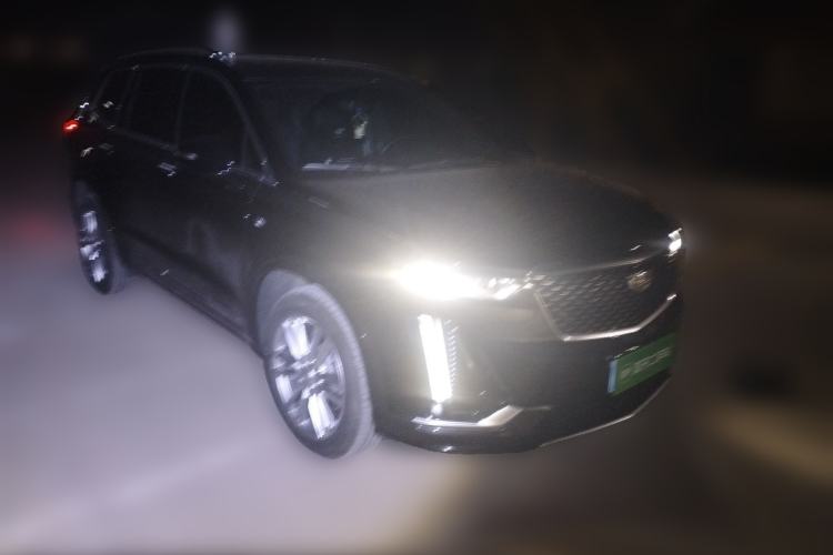 Used Cadillac XT6 2022 2.0T 7-Seater Four-Wheel Drive Luxury Version Front Right 45 Deg