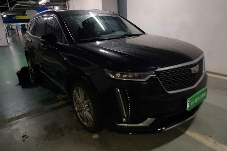 Used Cadillac XT6 2022 2.0T 7-Seater Four-Wheel Drive Luxury Version Front Right 45 Deg