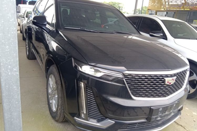 Used Cadillac XT6 2022 2.0T 7-Seater Four-Wheel-Drive Luxury Version Front Right 45 Deg