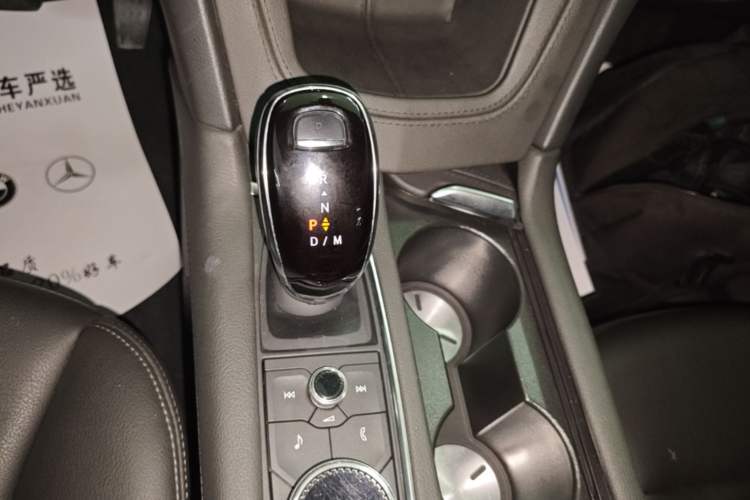Used Cadillac XT6 2022 2.0T 7-Seater Two-Wheel Drive Luxury Version Gear Lever