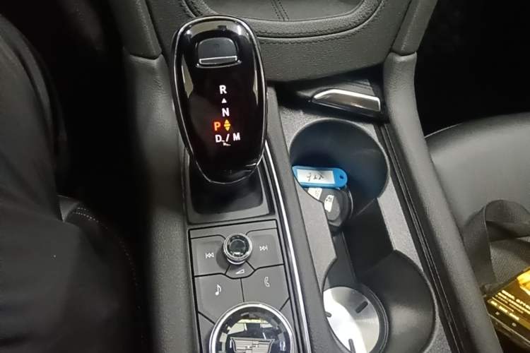Used Cadillac XT6 2022 2.0T Six-Seater Four-Wheel Drive Luxury 120th Anniversary Limited Edition Gear Lever
