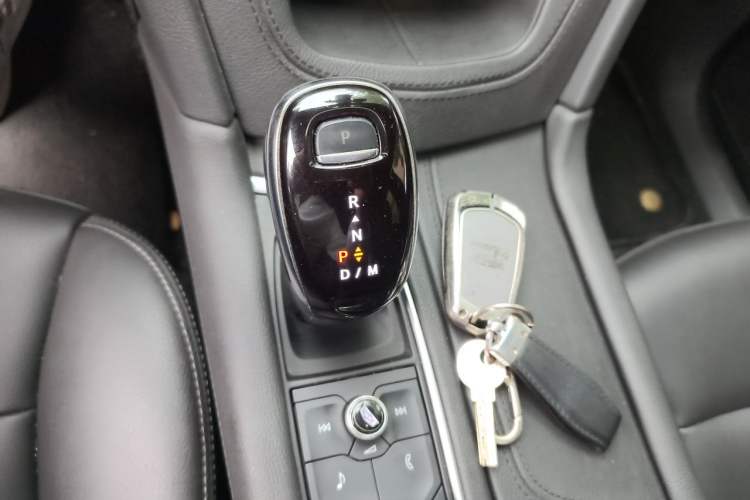 Used Cadillac XT6 2022 2.0T Six-Seater Four-Wheel-Drive Luxury Version Gear Lever