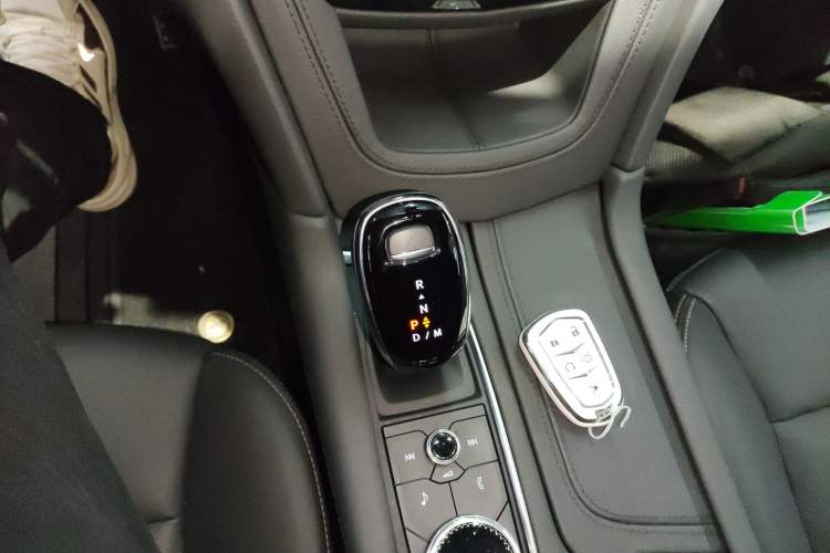 Used Cadillac XT6 2022 2.0T Six-Seater Four-Wheel Drive Luxury Version Gear Lever