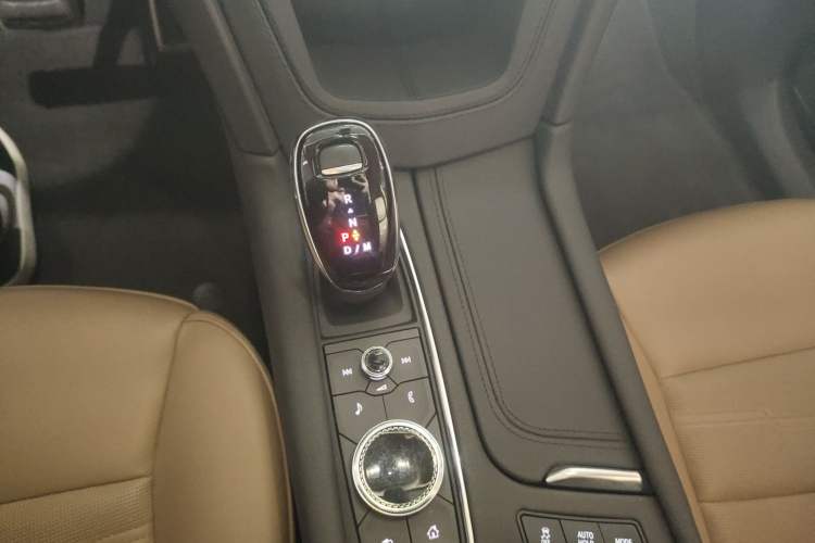 Used Cadillac XT6 2022 2.0T Six-Seater Four-Wheel-Drive Platinum Edition Gear Lever