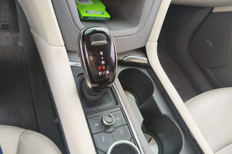 Used Cadillac XT6 2022 2.0T Six-Seater Four-Wheel Drive Luxury Version Gear Lever