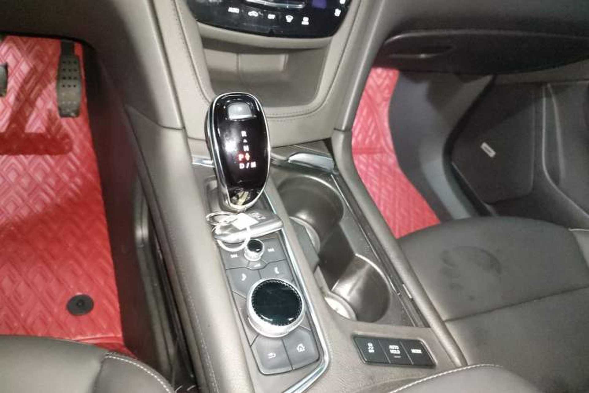 Used Cadillac XT6 2022 2.0T Six-Seater Four-Wheel-Drive Luxury Standard Edition Gear Lever