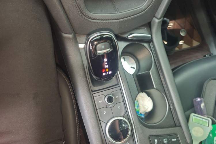 Used Cadillac XT6 2022 2.0T Six-Seater Four-Wheel Drive Luxury Version Gear Lever