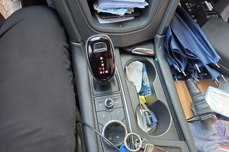 Used Cadillac XT6 2022 2.0T Six-Seater Four-Wheel Drive Luxury Version Gear Lever