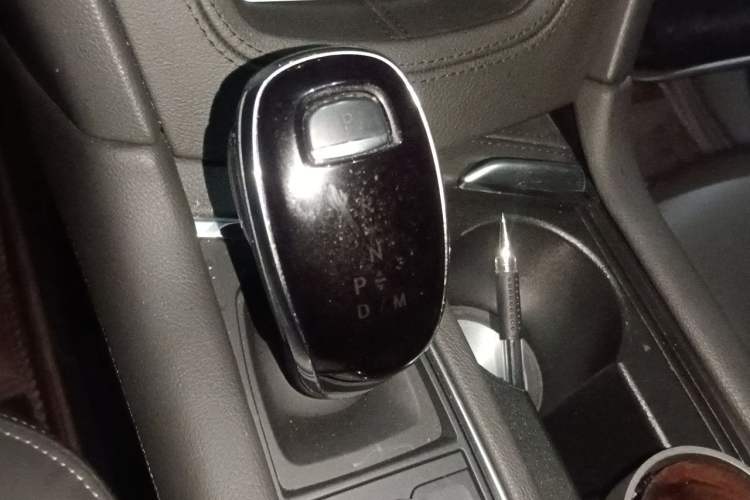 Used Cadillac XT6 2022 2.0T Six-Seater Four-Wheel Drive Luxury Version Gear Lever