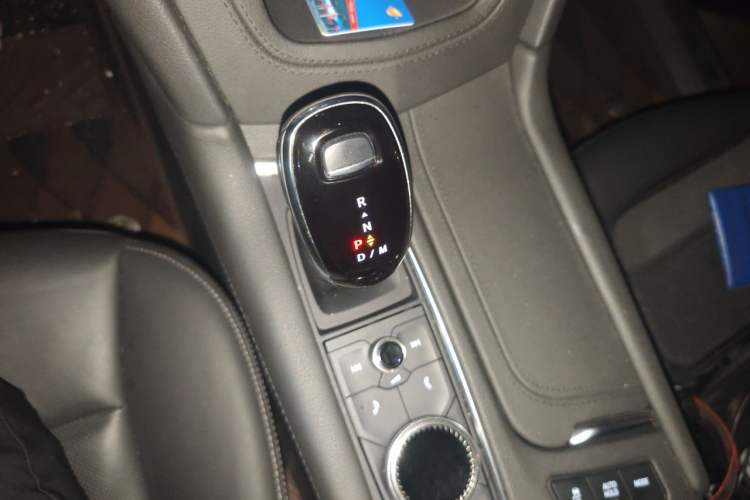 Used Cadillac XT6 2022 2.0T Six-Seater Four-Wheel Drive Luxury Version Gear Lever