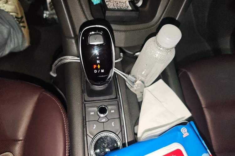 Used Cadillac XT6 2022 2.0T Six-Seater Four-Wheel Drive Luxury Version Gear Lever
