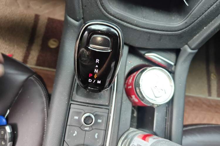 Used Cadillac XT6 2022 2.0T Six-Seater Two-Wheel-Drive Luxury Version Gear Lever