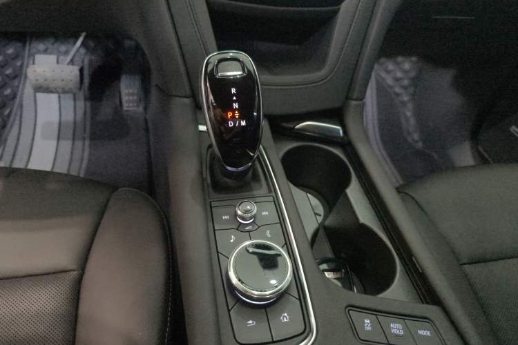 Used Cadillac XT6 2022 2.0T Six-Seater Four-Wheel Drive Luxury Version Gear Lever