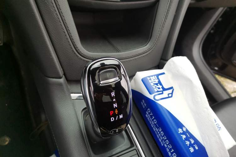 Used Cadillac XT6 2022 2.0T Six-Seater Four-Wheel Drive Luxury Version Gear Lever