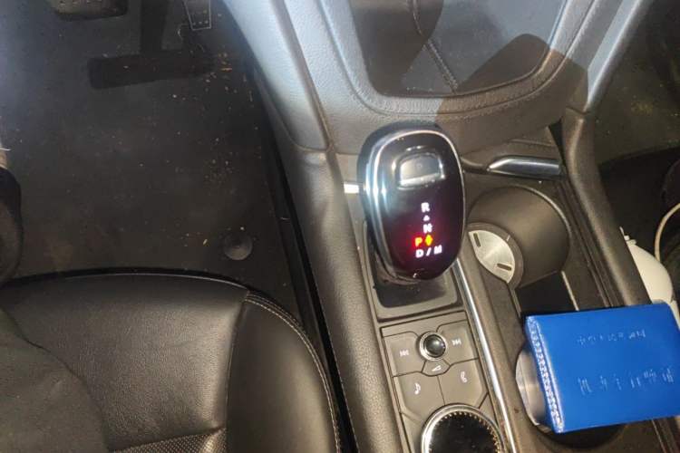 Used Cadillac XT6 2022 2.0T 7-Seater Four-Wheel Drive Luxury Version Gear Lever