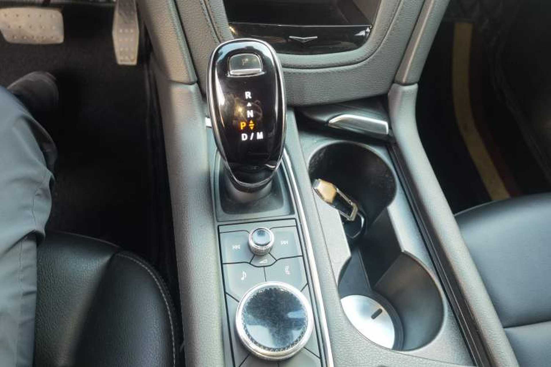 Used Cadillac XT6 2022 2.0T Six-Seater Four-Wheel-Drive Luxury Version Gear Lever