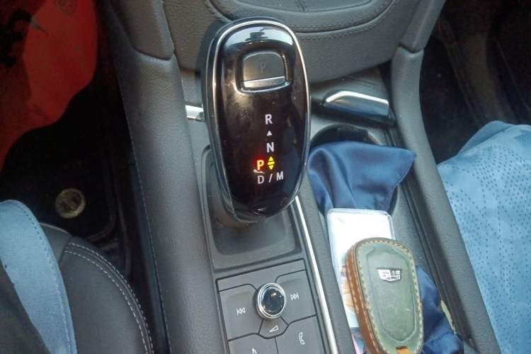 Used Cadillac XT6 2022 2.0T 7-Seater Four-Wheel Drive Luxury Standard Edition Gear Lever