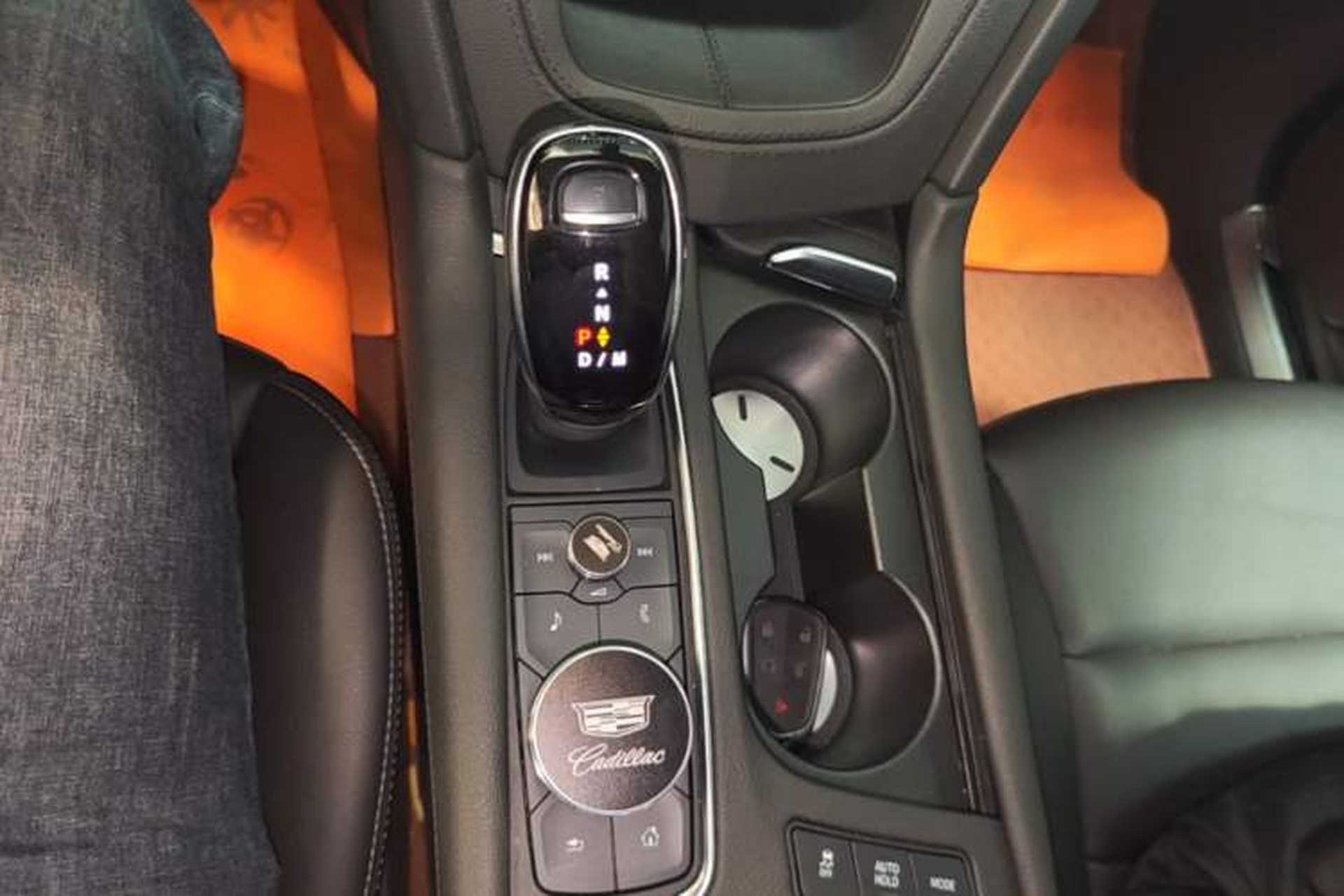 Used Cadillac XT6 2022 2.0T 7-Seater Four-Wheel-Drive Luxury Version Gear Lever