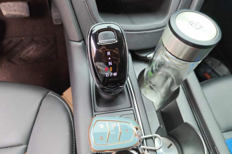 Used Cadillac XT6 2022 2.0T 7-Seater Four-Wheel Drive Luxury 120th Anniversary Limited Edition Gear Lever