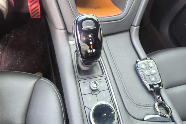 Used Cadillac XT6 2022 2.0T Six-Seater Four-Wheel-Drive Luxury Version Gear Lever