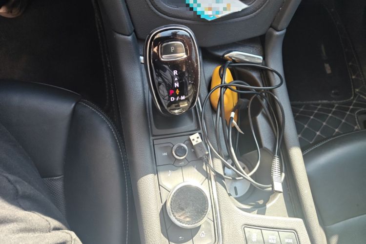 Used Cadillac XT6 2022 2.0T Six-Seater Four-Wheel Drive Luxury Version Gear Lever