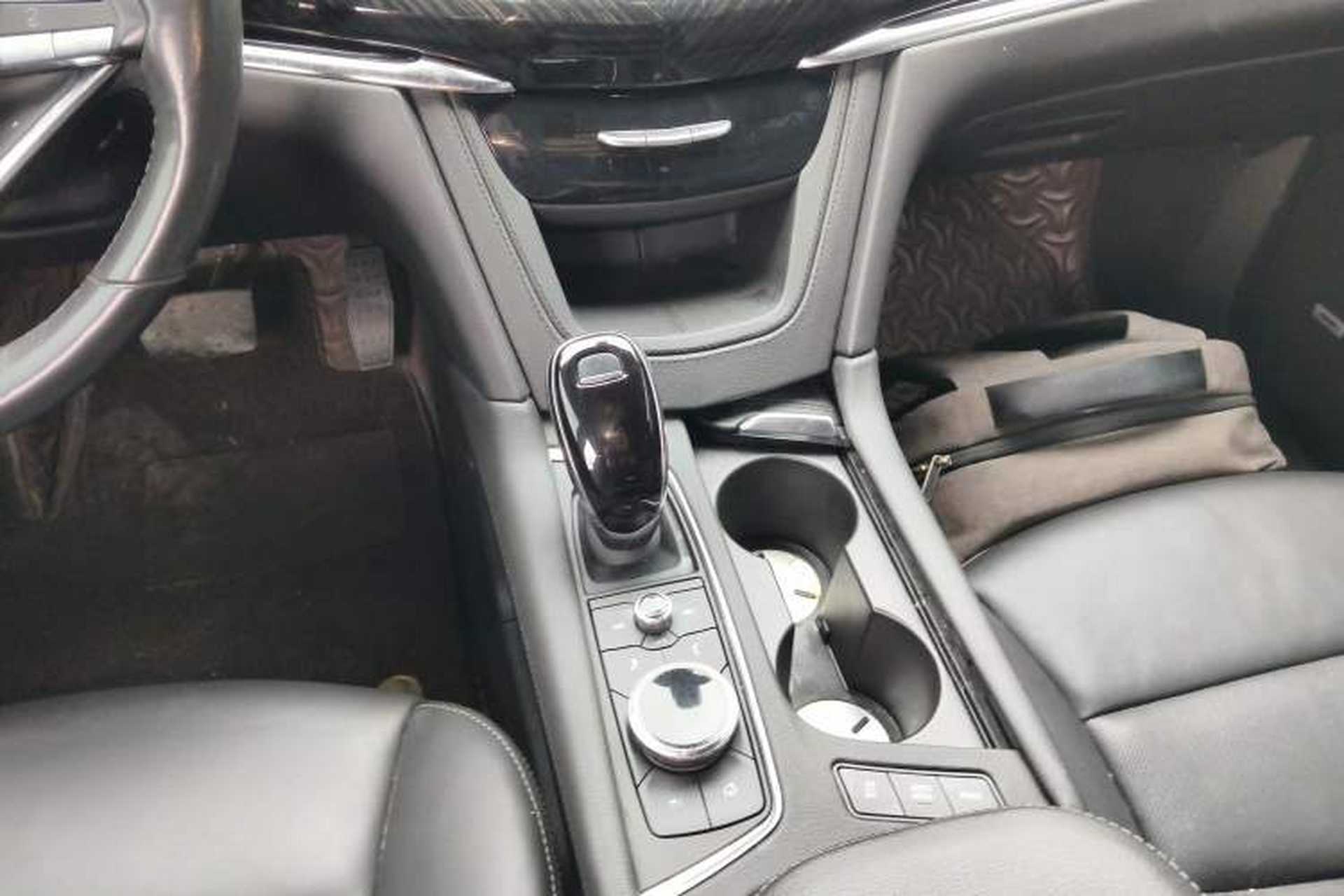 Used Cadillac XT6 2022 2.0T 7-Seater Four-Wheel Drive Luxury Version Gear Lever