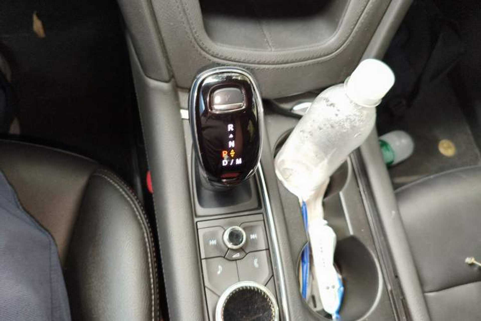 Used Cadillac XT6 2022 2.0T Six-Seater Four-Wheel-Drive Luxury Version Gear Lever