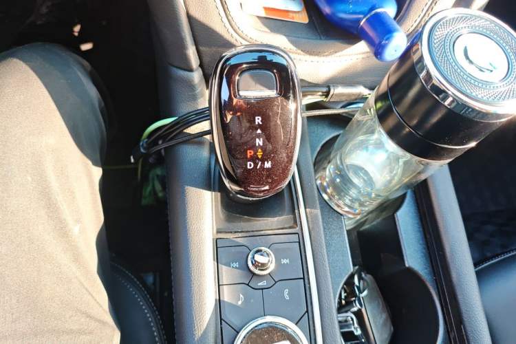 Used Cadillac XT6 2022 2.0T Six-Seater Four-Wheel Drive Luxury 120th Anniversary Limited Edition Gear Lever