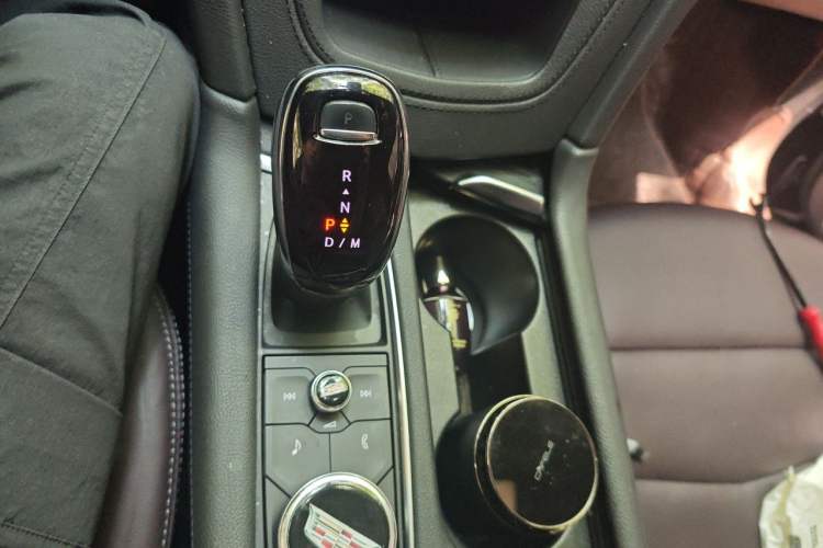 Used Cadillac XT6 2022 2.0T 7-Seater Four-Wheel Drive Luxury Version Gear Lever