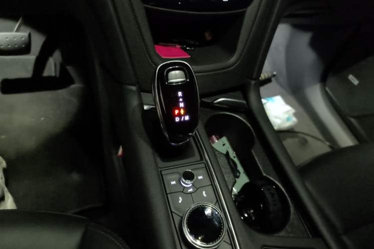 Used Cadillac XT6 2022 2.0T 7-Seater Four-Wheel Drive Luxury Version Gear Lever
