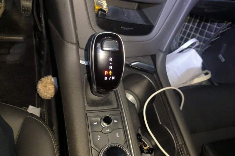 Used Cadillac XT6 2022 2.0T Six-Seater Four-Wheel Drive Luxury Version Gear Lever