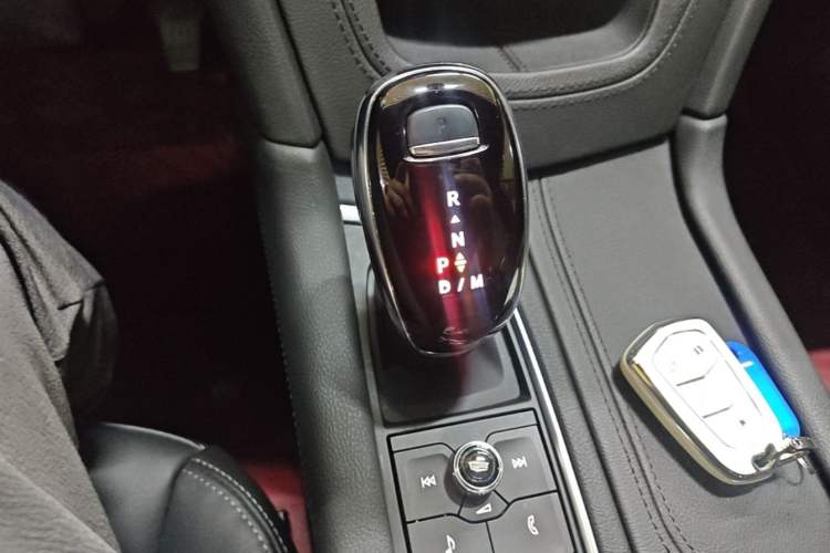 Used Cadillac XT6 2022 2.0T 7-Seater Four-Wheel Drive Luxury Standard Edition Gear Lever