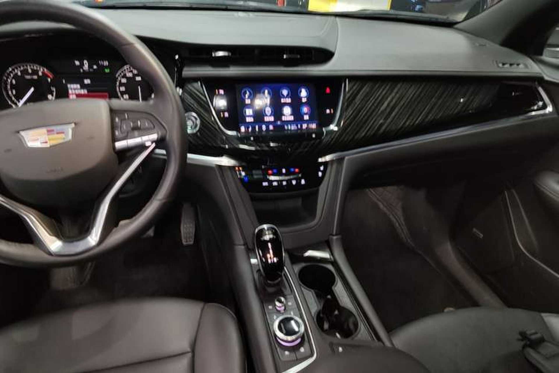 Used Cadillac XT6 2022 2.0T Six-Seater Four-Wheel-Drive Luxury Standard Edition Gear Lever