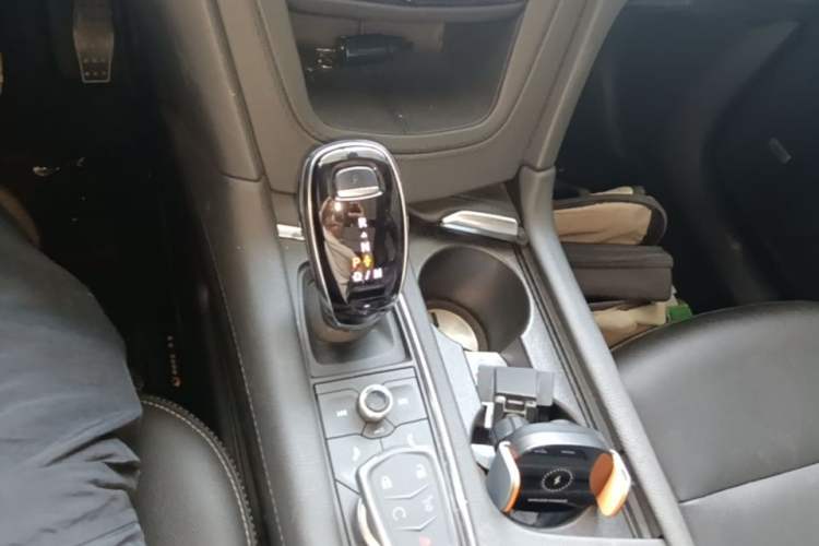 Used Cadillac XT6 2022 2.0T 7-Seater Four-Wheel-Drive Luxury Version Gear Lever