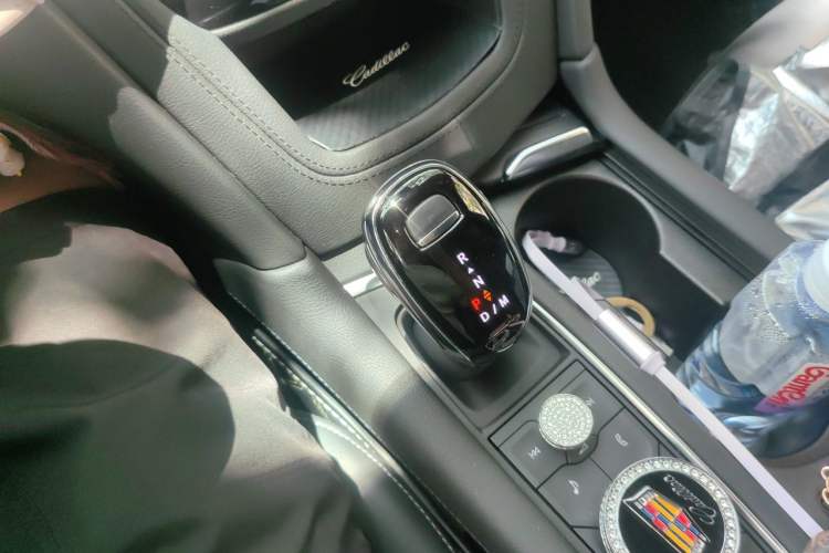 Used Cadillac XT6 2022 2.0T Six-Seater Four-Wheel Drive Luxury 120th Anniversary Limited Edition Gear Lever