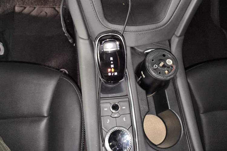 Used Cadillac XT6 2022 2.0T 7-Seater Four-Wheel Drive Luxury Version Gear Lever