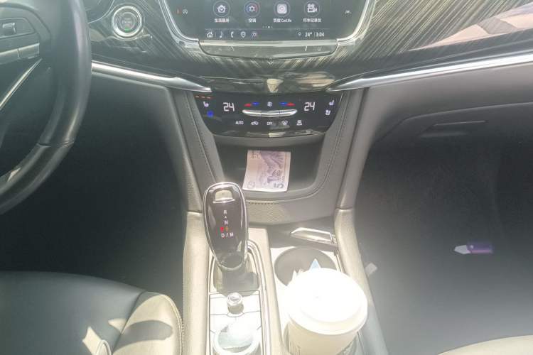 Used Cadillac XT6 2022 2.0T 7-Seater Four-Wheel Drive Luxury Version Gear Lever